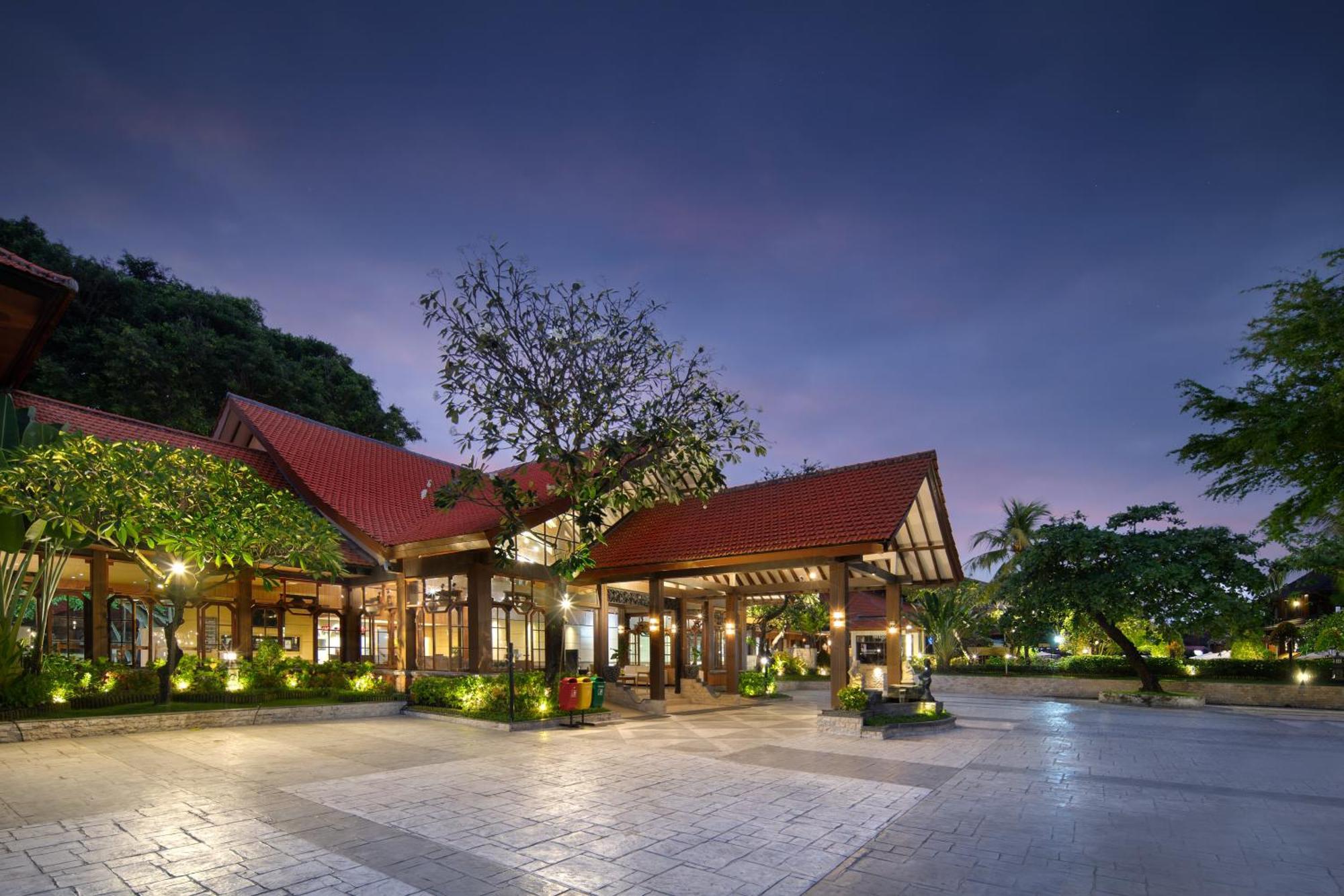 Grand Istana Rama Hotel Kuta  Exterior photo